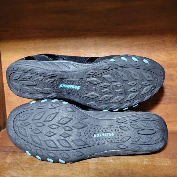 Skechers Relaxed Fit Memory Foam Slip on shoe - Picture 5 of 5